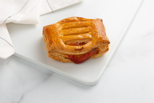 Refugiado (Guava and Cheese Strudel)